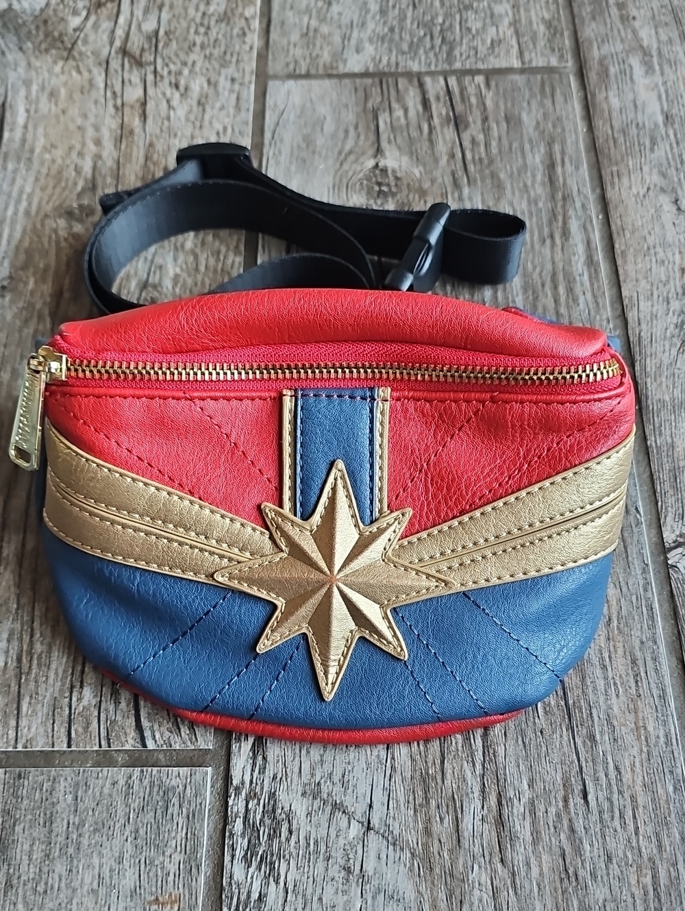 Loungefly Captain Marvel Crossbody / Belt Bag (Fanny Pack) – Like New